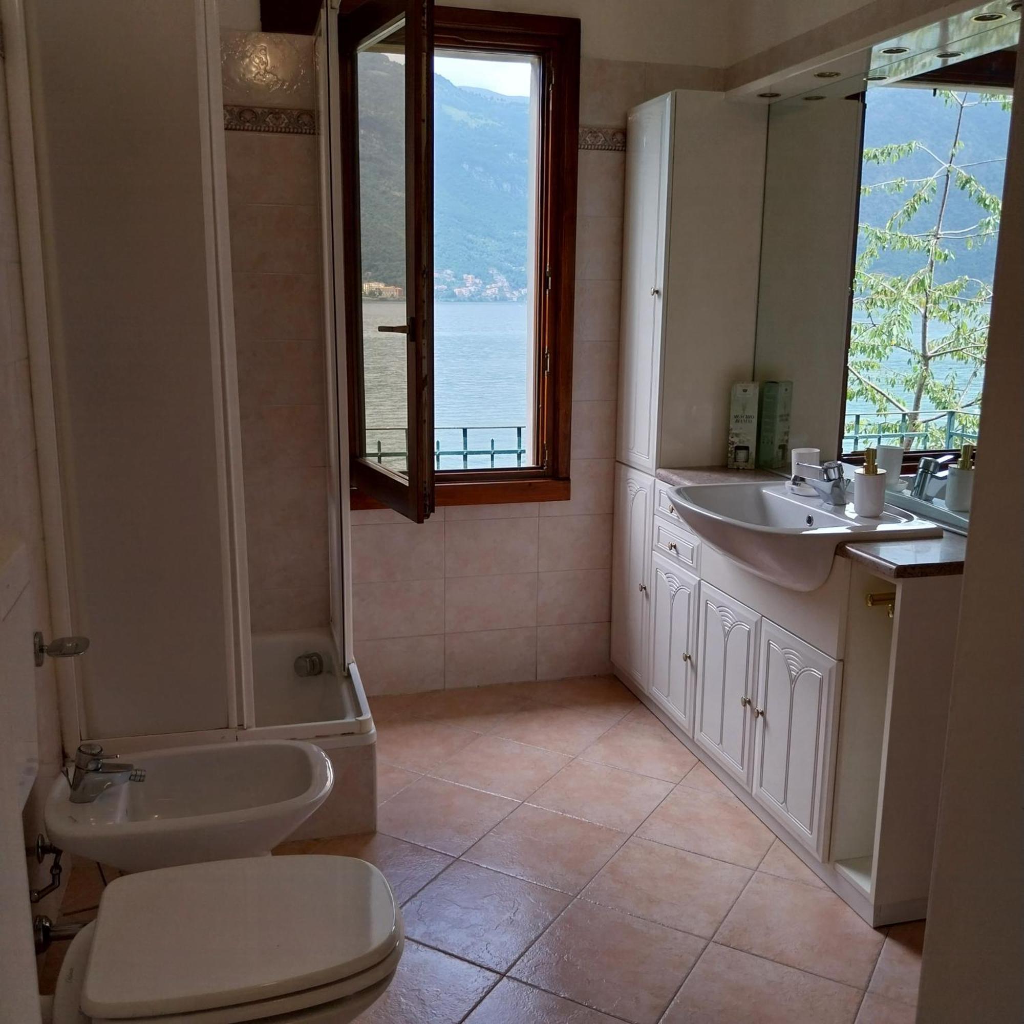 Casa Peppo Apartman Lezzeno Kültér fotó