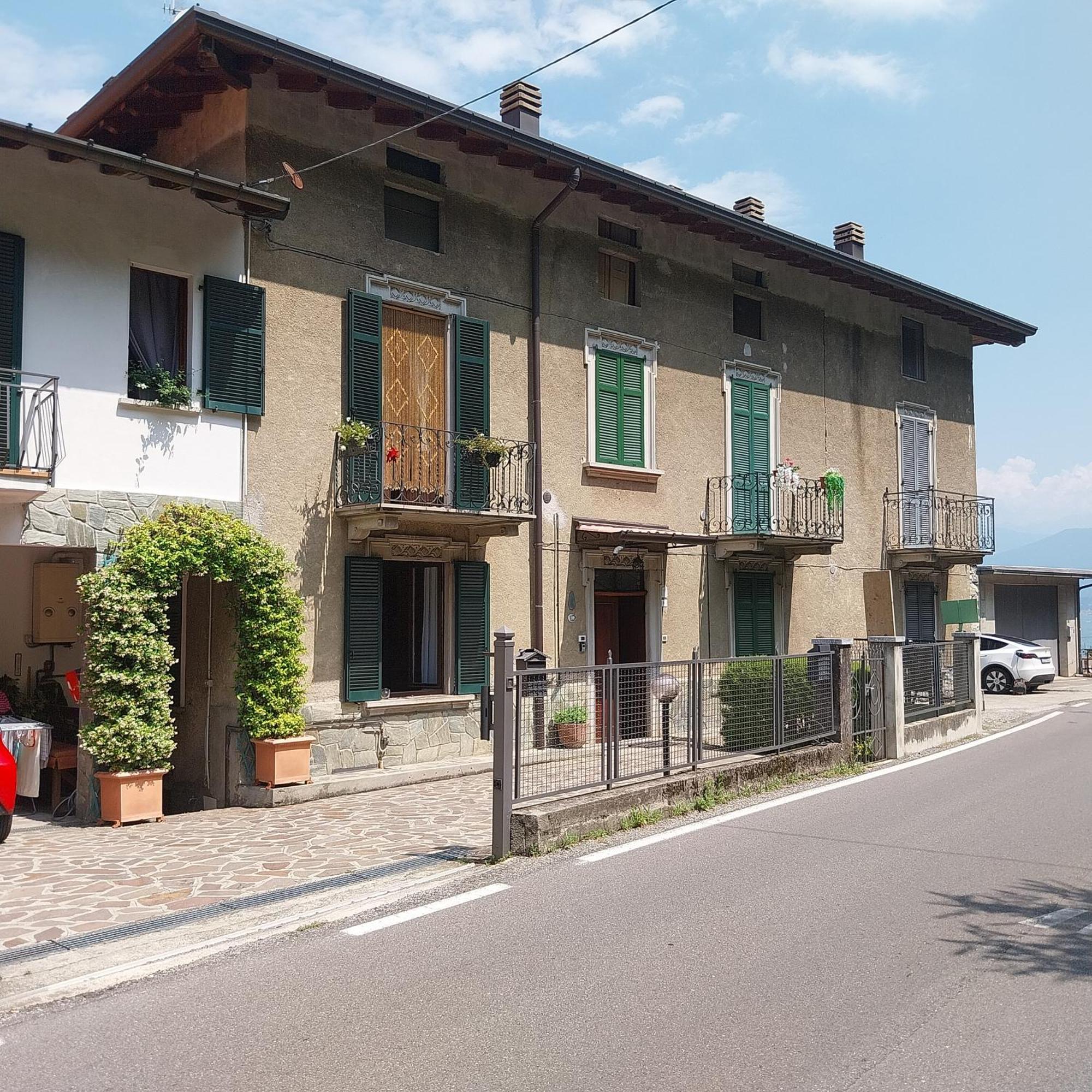 Casa Peppo Apartman Lezzeno Kültér fotó